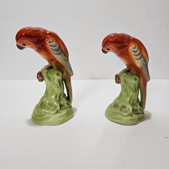 Pair of Red Parrot w/ Blue Feathers Ceramic Figurine by Czechoslovakia Pottery - Picture 3 of 7